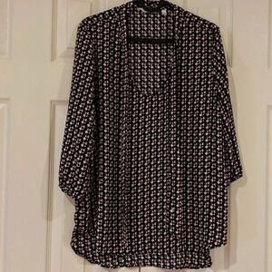Reitmans all over  Geo print with 3/4 sleeves Blouse size M